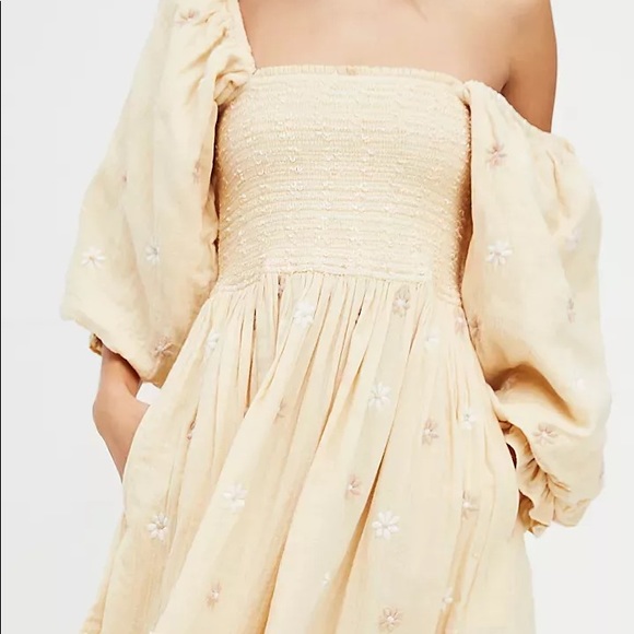 Free people sold out flower embroidered tiered smocked dress with balloon sleeve - Picture 4 of 9